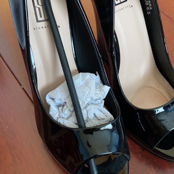 Black Pump heels, brand new - Picture 4 of 5